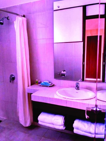 Imagen general del Hotel Cirebon Waterland. Foto 12