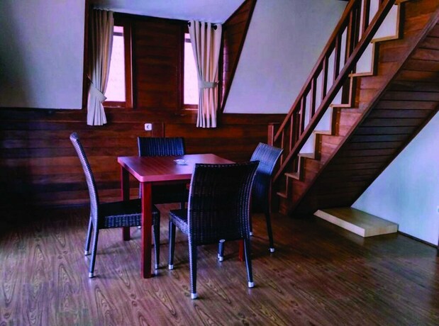 Imagen de la habitación del Hotel Cirebon Waterland. Foto 23
