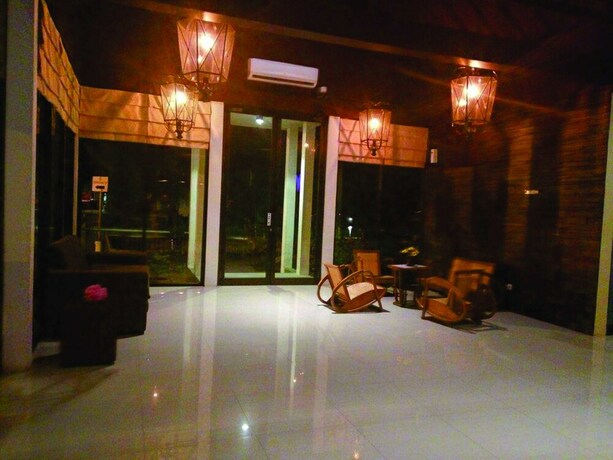 Imagen de los interiores del Hotel Cirebon Waterland. Foto 27