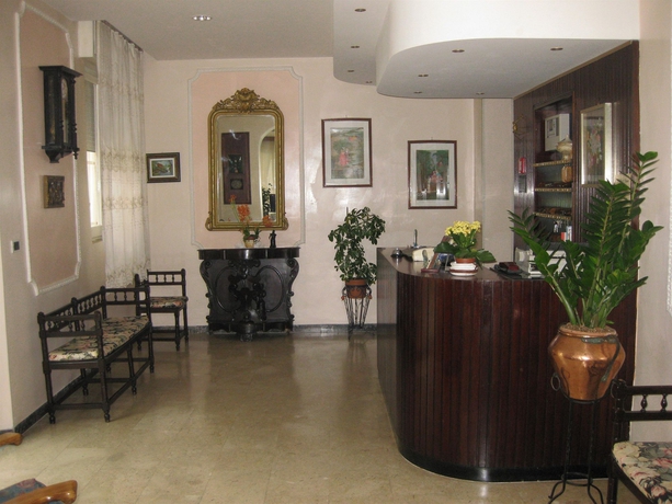 Imagen de los interiores del Hotel Cirene. Foto 11