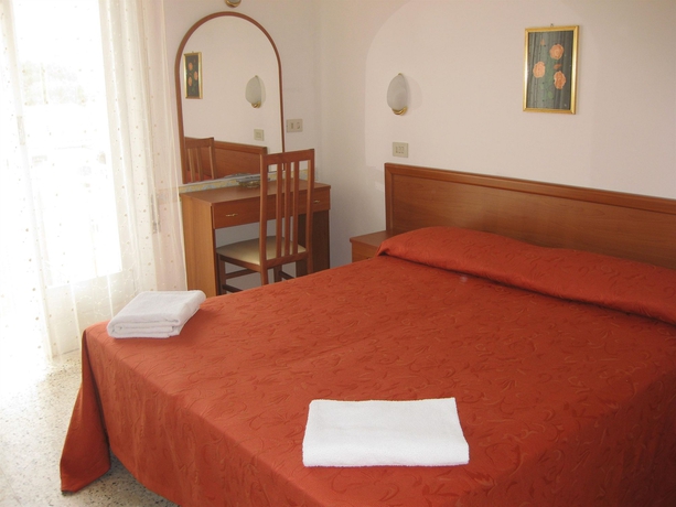 Imagen de la habitación del Hotel Cirene. Foto 8