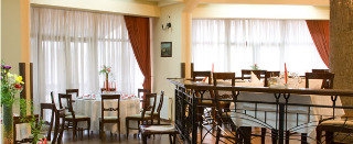 Imagen del bar/restaurante del Hotel Ciric Hotel. Foto 14