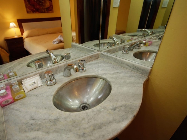 Imagen de la habitación del Hotel Ciro. Foto 12