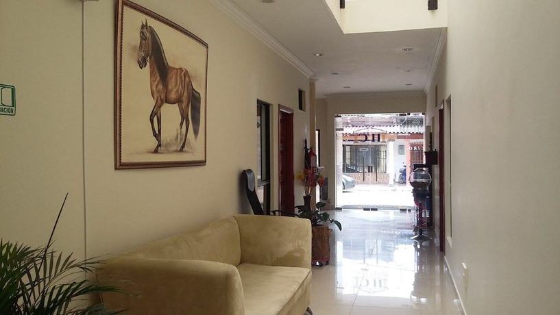 Imagen de los interiores del Hotel Ciro. Foto 20