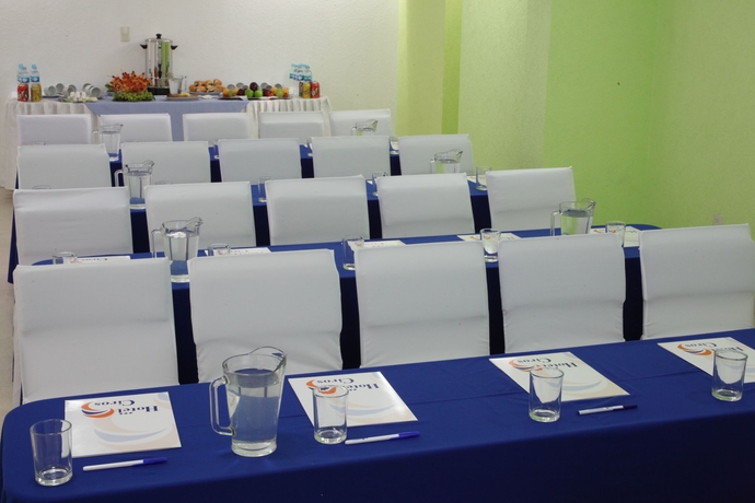 Imagen de los interiores del Hotel Ciros. Foto 10