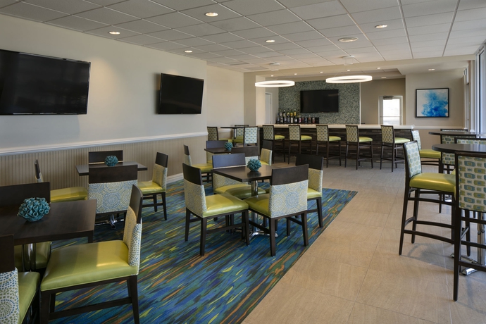 Imagen del bar/restaurante del Hotel Cirque St Armands Beachside. Foto 1