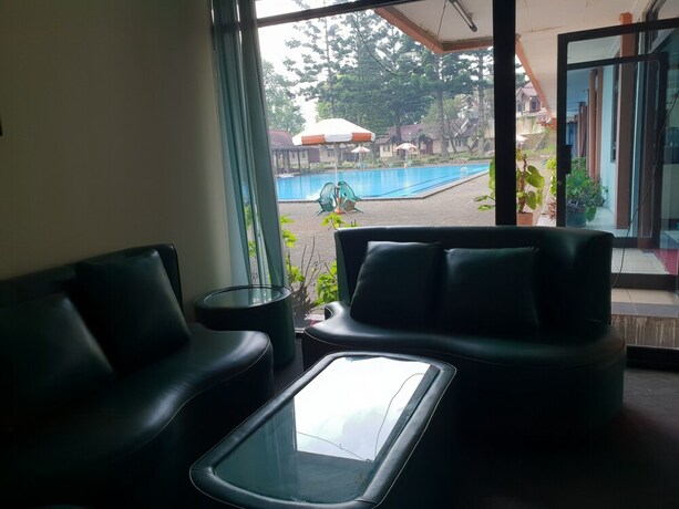 Imagen de los interiores del Hotel Cisarua Indah Cottage. Foto 31