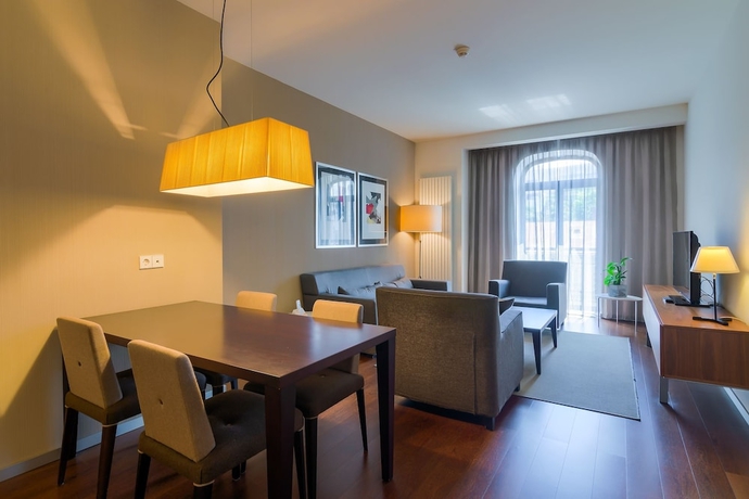 Imagen de la habitación del Hotel Cismigiu. Foto 14