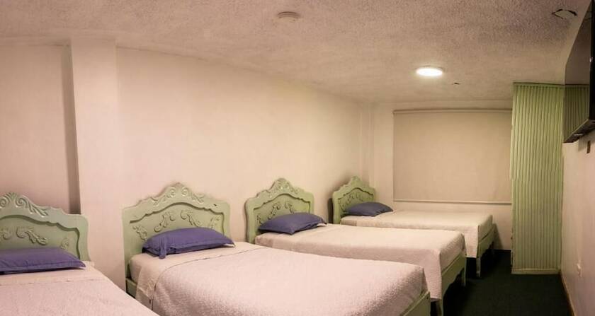 Imagen de la habitación del Hotel Cisne. Foto 12