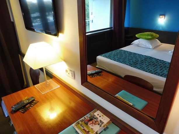 Imagen de la habitación del Hotel Cit'Hotel L'Oasis d'Avignon. Foto 2