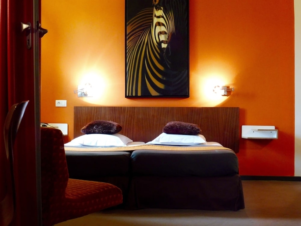 Imagen de la habitación del Hotel Cit'Hotel L'Oasis d'Avignon. Foto 4