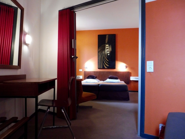 Imagen de la habitación del Hotel Cit'Hotel L'Oasis d'Avignon. Foto 5