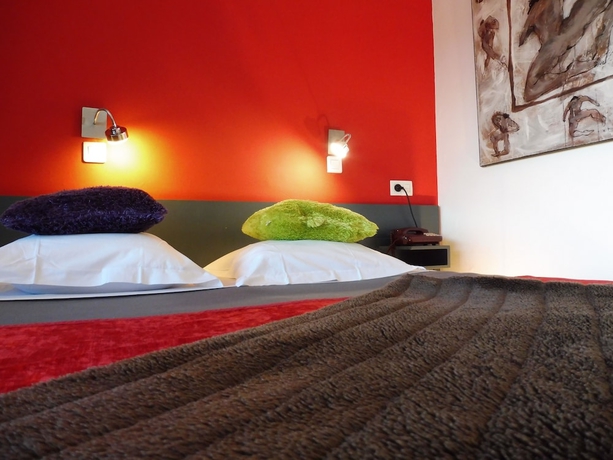 Imagen de la habitación del Hotel Cit'Hotel L'Oasis d'Avignon. Foto 15