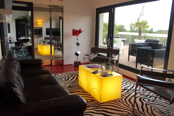 Imagen de la habitación del Hotel Cit'Hotel L'Oasis d'Avignon. Foto 16