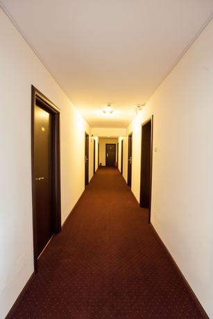 Imagen de los interiores del Hotel Citadella Bucuresti. Foto 17