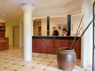 Imagen de los interiores del Hotel Citadines Centre Bordeaux Meriadeck. Foto 5