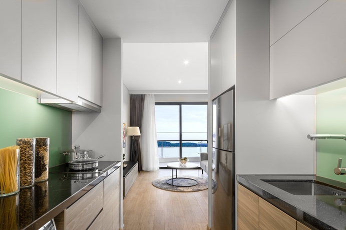 Imagen de la habitación del Hotel Citadines Marina Halong. Foto 13