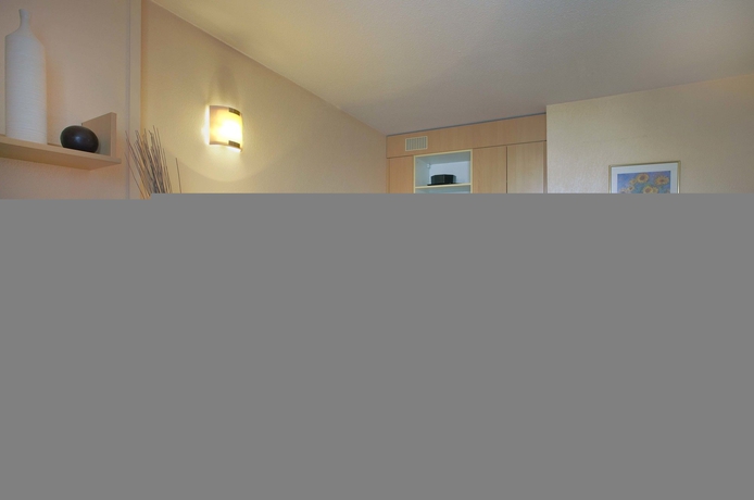 Imagen de la habitación del Hotel Citadines Prado Chanot Marseille. Foto 7