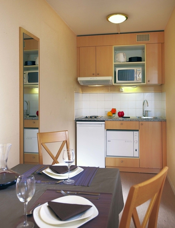 Imagen de la habitación del Hotel Citadines Prado Chanot Marseille. Foto 8