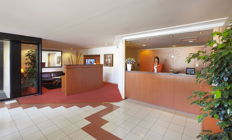 Imagen de los interiores del Hotel Citadines Prado Chanot Marseille. Foto 13