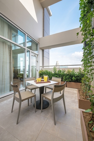 Imagen de los exteriores del Hotel Citadines Salcedo Makati. Foto 8