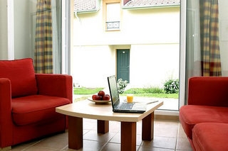 Imagen de la habitación del Hotel Citea Prevessin Moens. Foto 7