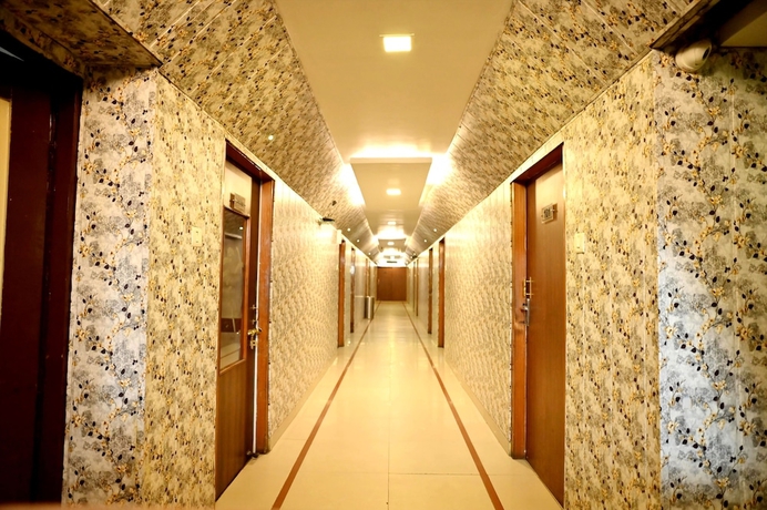 Imagen de los interiores del Hotel Citi Club. Foto 11