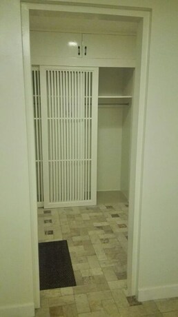 Imagen de la habitación del Hotel Citi Garden Suites. Foto 22