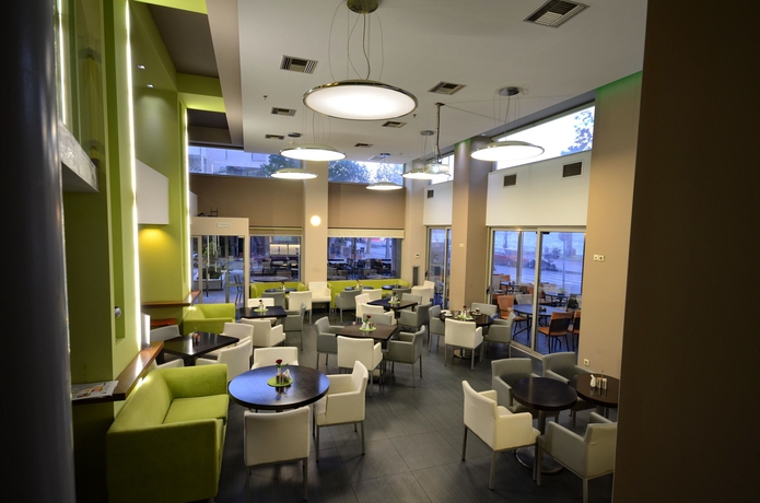 Imagen del bar/restaurante del Hotel Citi Live. Foto 3
