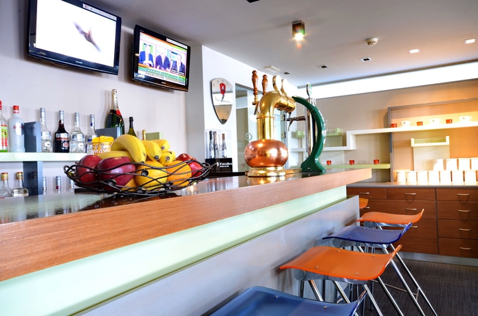 Imagen del bar/restaurante del Hotel Citi Live. Foto 4