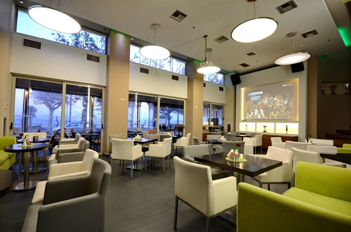 Imagen del bar/restaurante del Hotel Citi Live. Foto 5