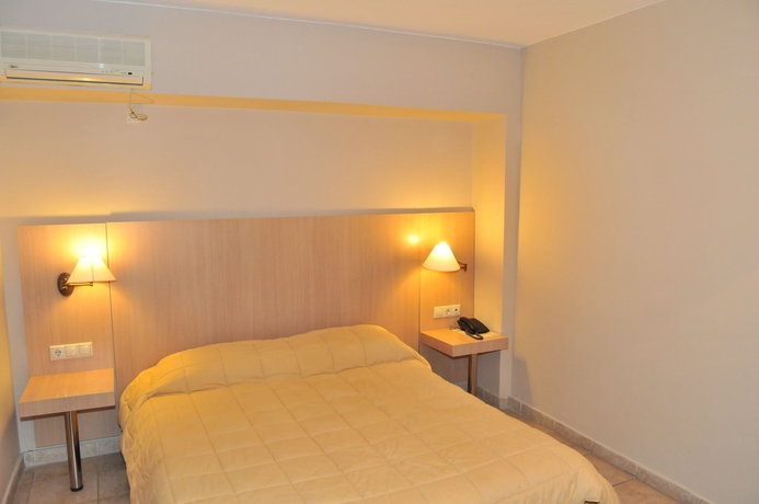Imagen de la habitación del Hotel Citi Live. Foto 8