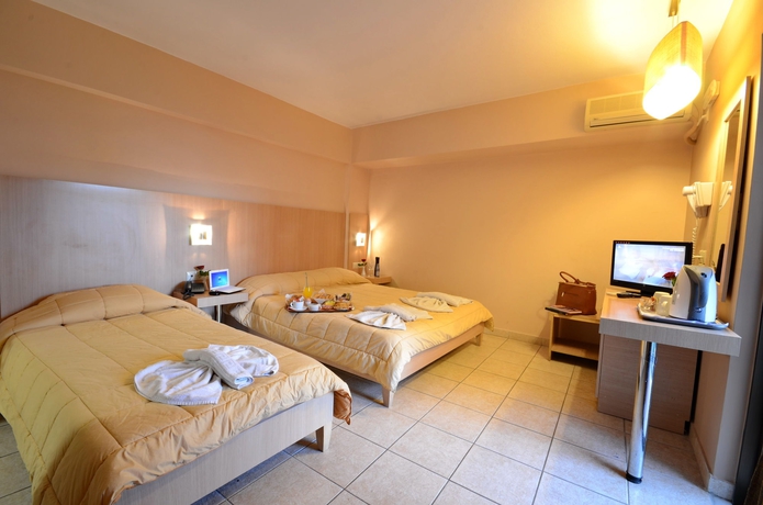 Imagen de la habitación del Hotel Citi Live. Foto 10