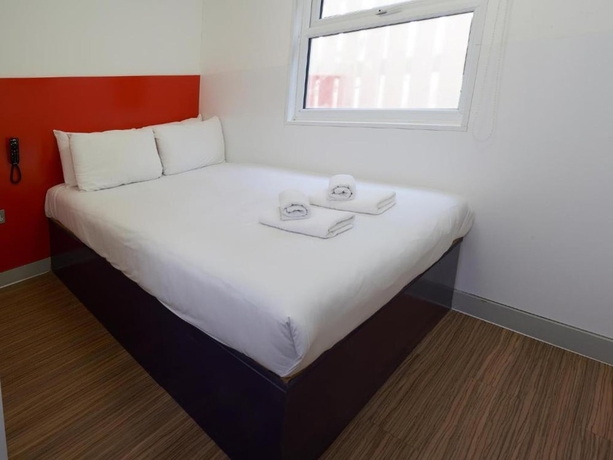 Imagen de la habitación del Hotel Citi London Heathrow. Foto 2