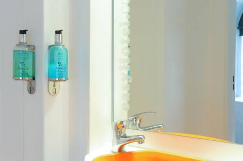 Imagen de la habitación del Hotel Citi Luton. Foto 4