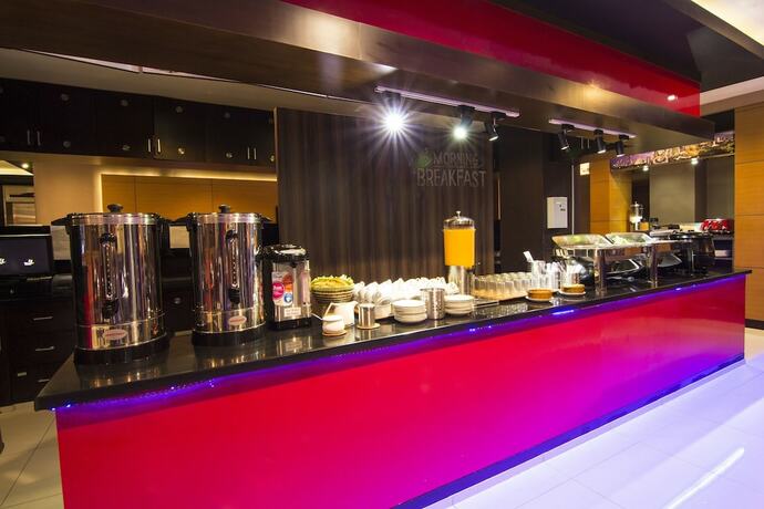 Imagen del bar/restaurante del Hotel Citi M. Foto 11