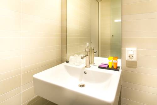 Imagen de la habitación del Hotel Citiez Amsterdam. Foto 15