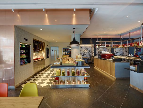 Imagen del bar/restaurante del Hotel CitizenM Paris la Défense. Foto 4