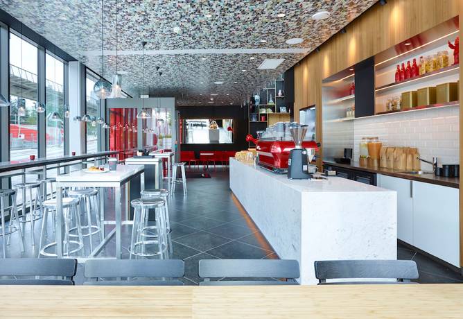 Imagen del bar/restaurante del Hotel CitizenM Paris la Défense. Foto 10