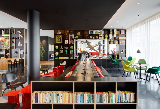 Imagen de los interiores del Hotel Citizenm Paris Charles De Gaulle. Foto 14