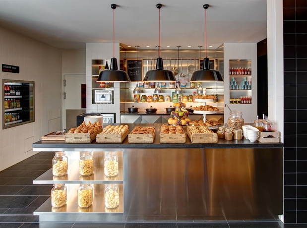 Imagen del bar/restaurante del Hotel Citizenm Paris Charles De Gaulle. Foto 4