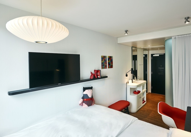 Imagen de la habitación del Hotel Citizenm Paris Opera. Foto 8