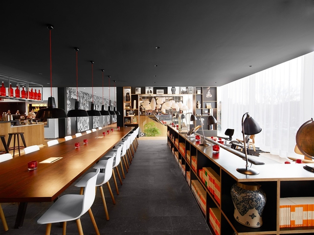 Imagen del bar/restaurante del Hotel Citizenm Rotterdam. Foto 4