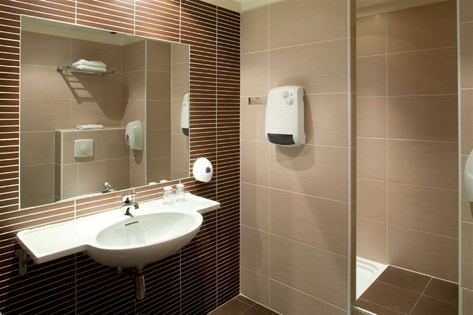Imagen de la habitación del Hotel Cit&ocirc;tel Criden. Foto 4