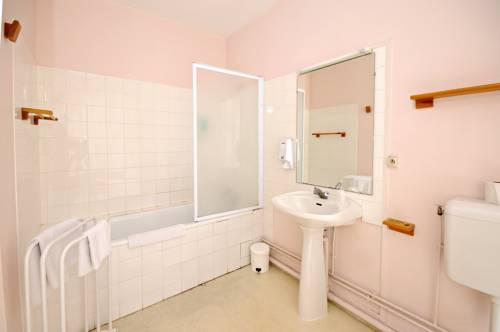 Imagen de la habitación del Hotel Cit&ocirc;tel Le Plat D'etain. Foto 7