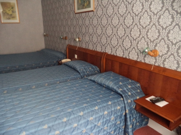 Imagen de la habitación del Hotel Citotel Avallon Vauban. Foto 13