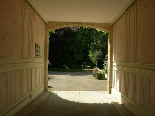 Imagen de los exteriores del Hotel Citotel Avallon Vauban. Foto 15