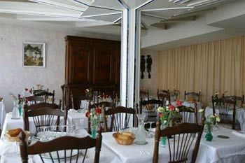Imagen del bar/restaurante del Hotel Citotel Beausoleil. Foto 2