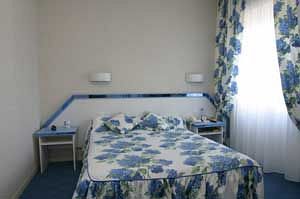 Imagen de la habitación del Hotel Citotel Beausoleil. Foto 5