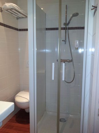 Imagen de la habitación del Hotel Citotel Du Port Rhu. Foto 5